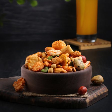 مكسرات يابانية