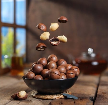 مكاداميا بقشرها