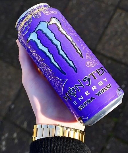 نكهة عنب / توت بنفسجي، خفيفة ومنعشة (Zero Sugar).